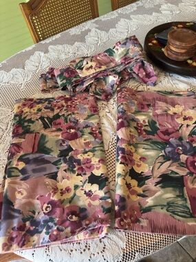 Floral Velvet Two-Piece valance Set - Mauve, Green, Cream